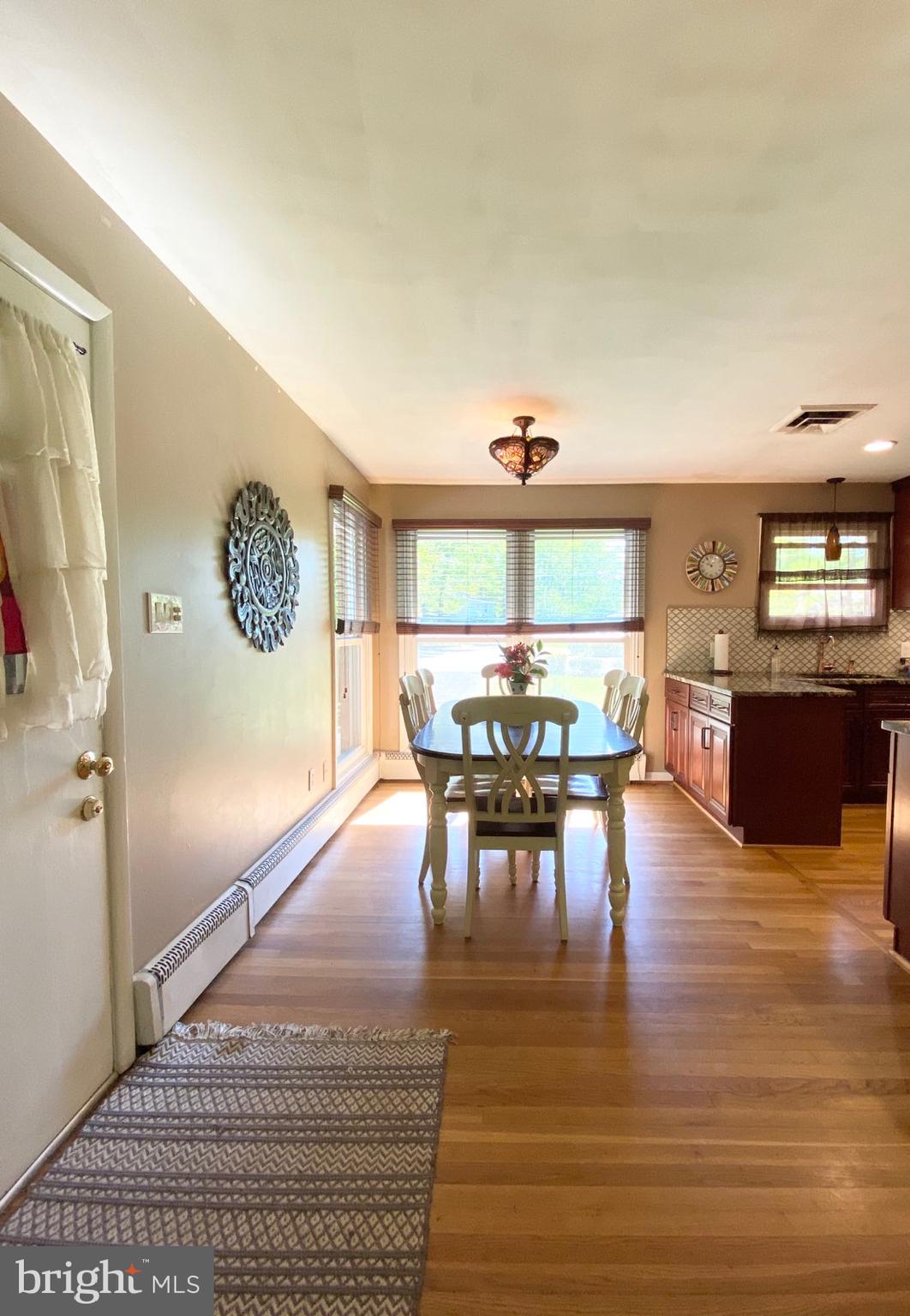 LINCOLN PARK - Residential Lease