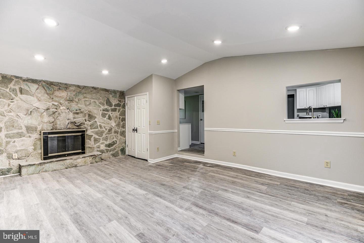 MOUNTAIN BUSH ESTATES - Residential