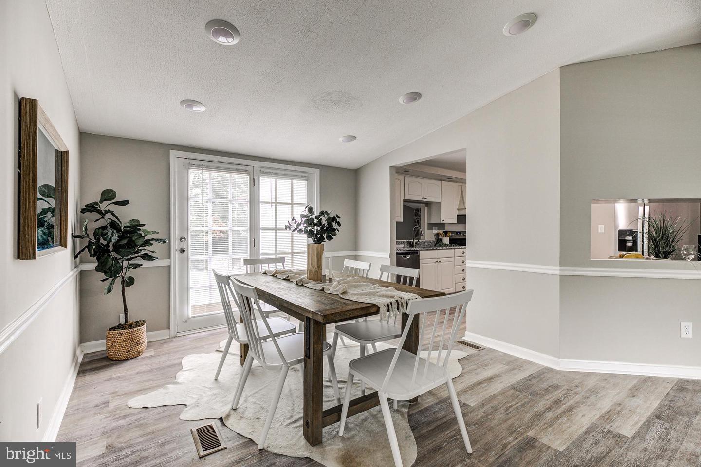 MOUNTAIN BUSH ESTATES - Residential
