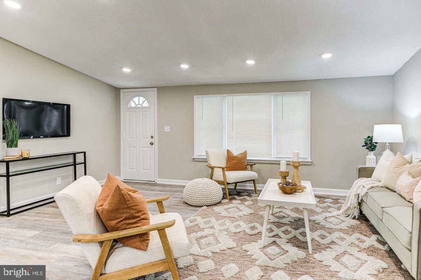MOUNTAIN BUSH ESTATES - Residential