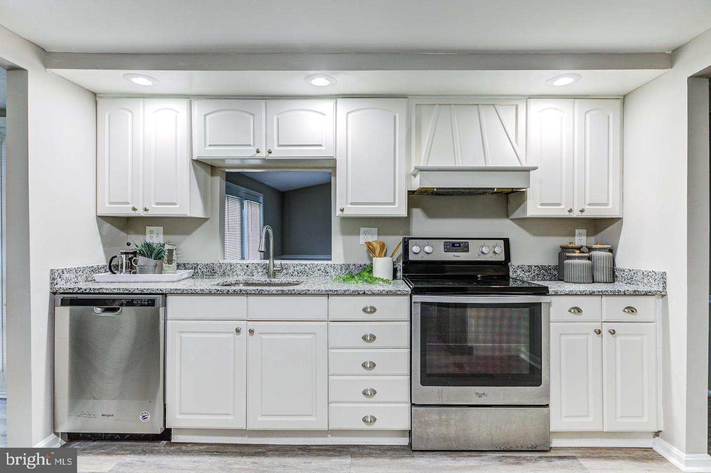 MOUNTAIN BUSH ESTATES - Residential