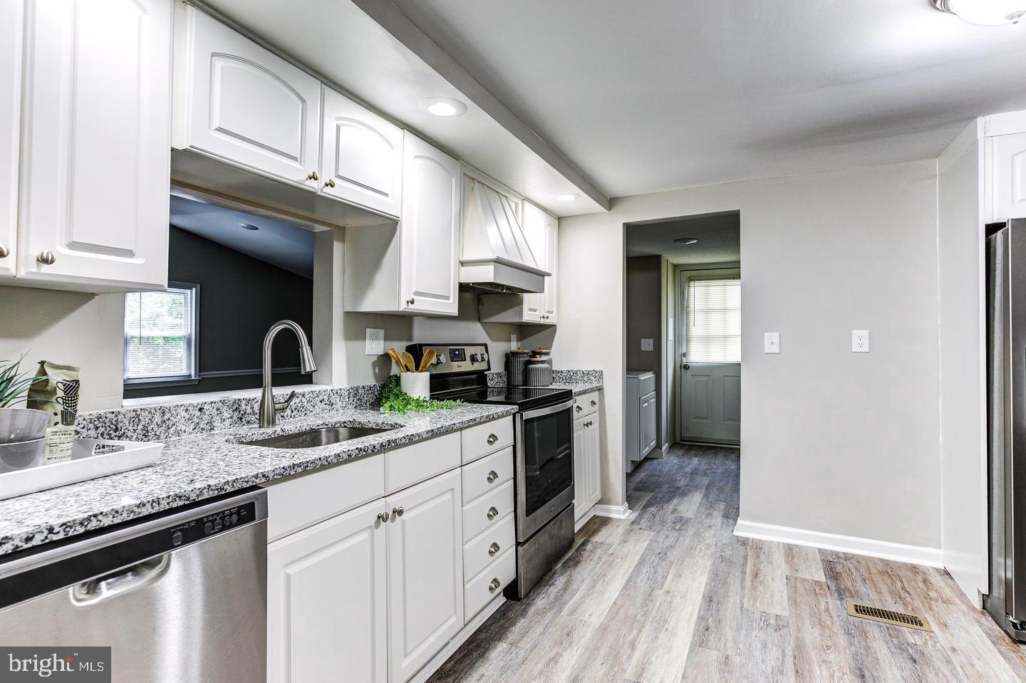 MOUNTAIN BUSH ESTATES - Residential