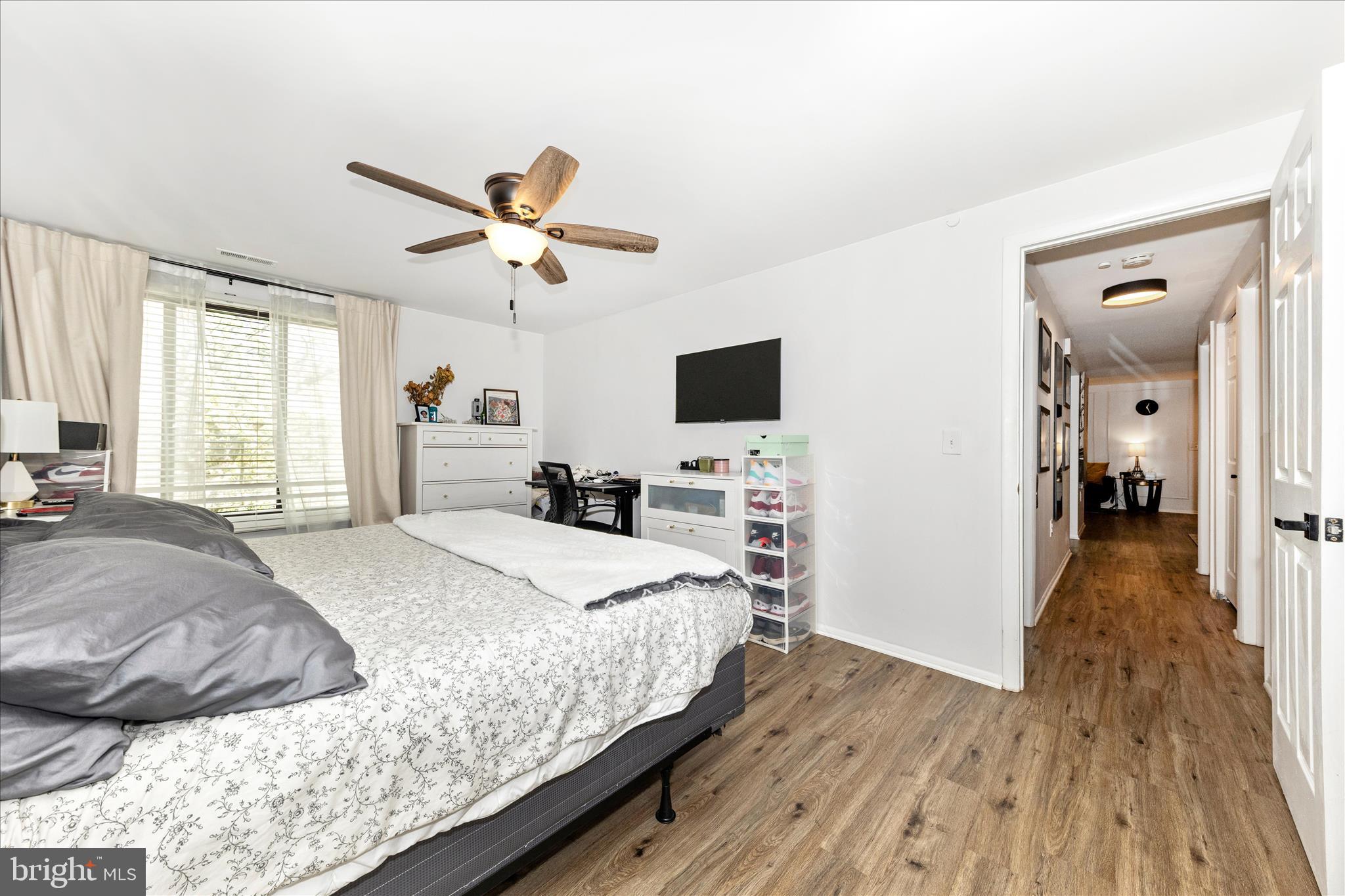 FARMINGDALE - Residential