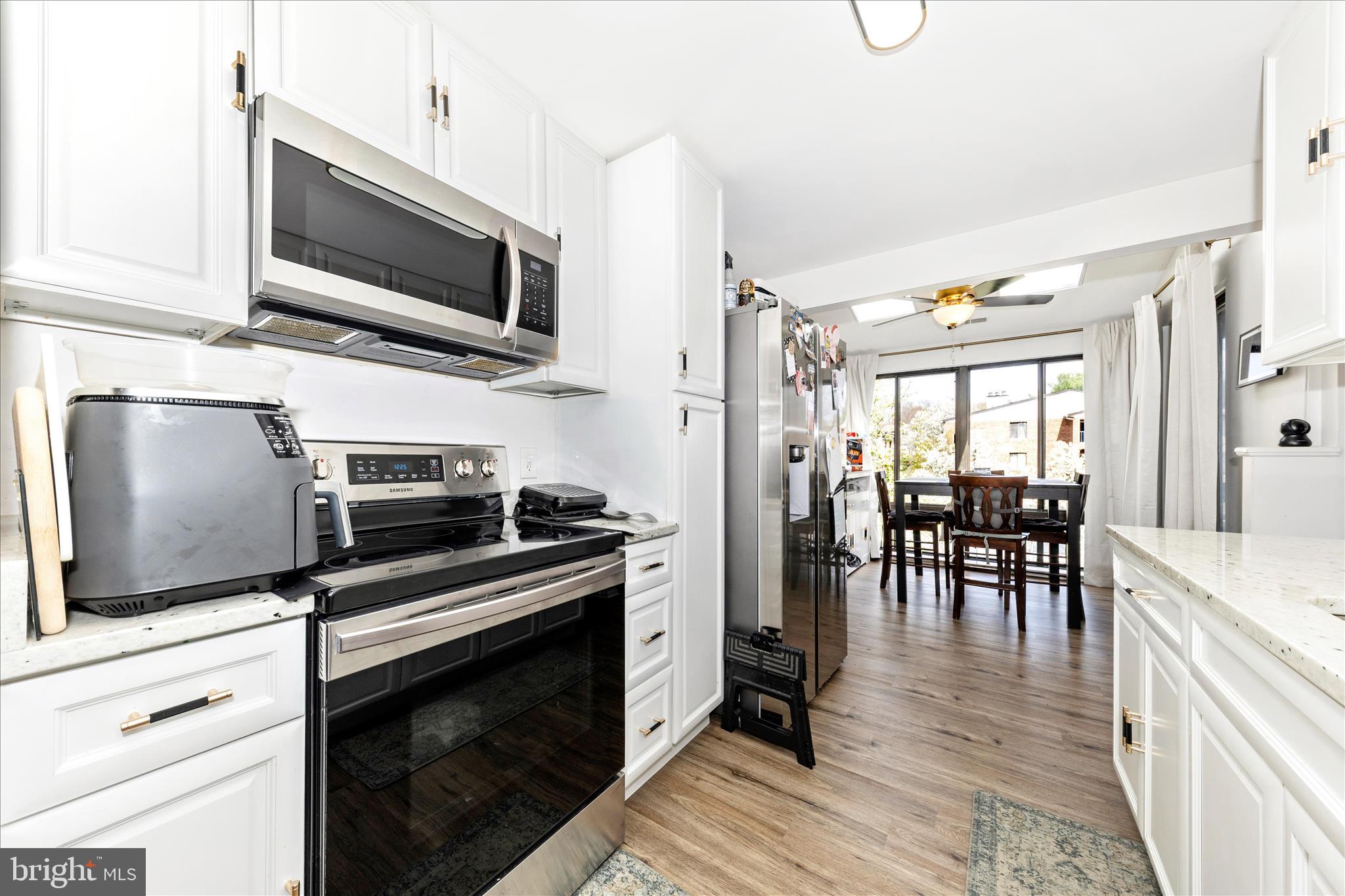 FARMINGDALE - Residential