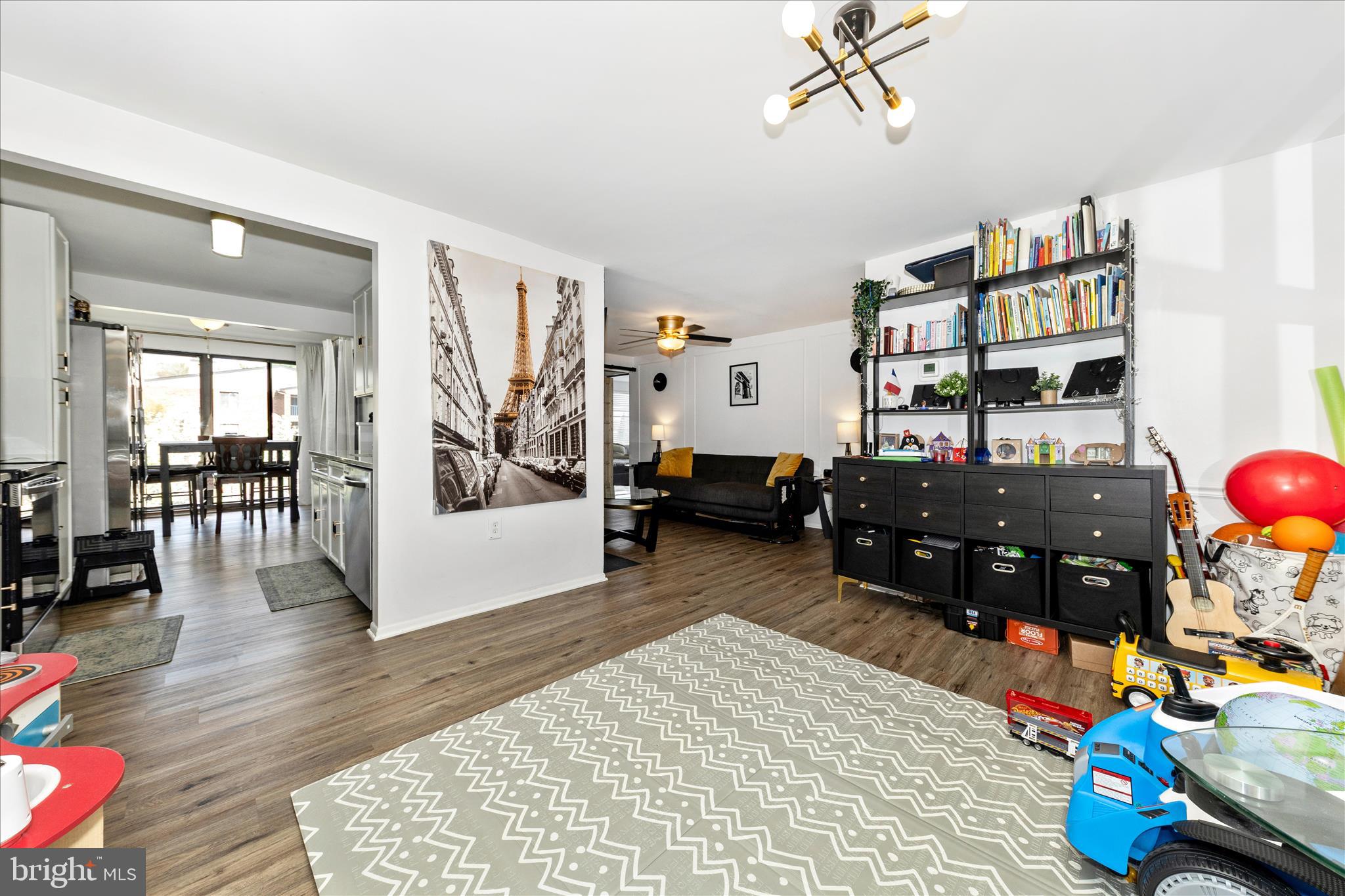 FARMINGDALE - Residential