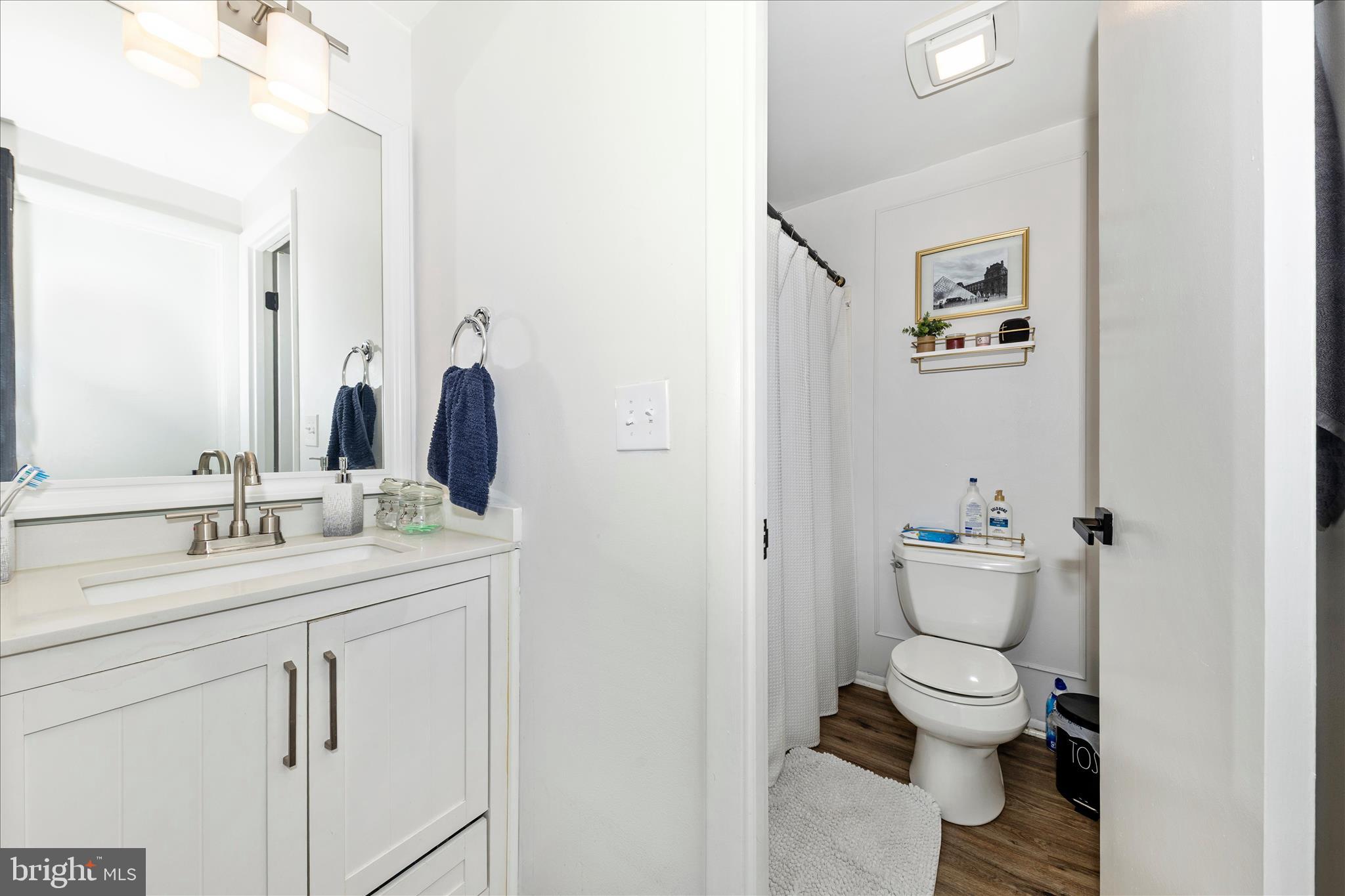 FARMINGDALE - Residential