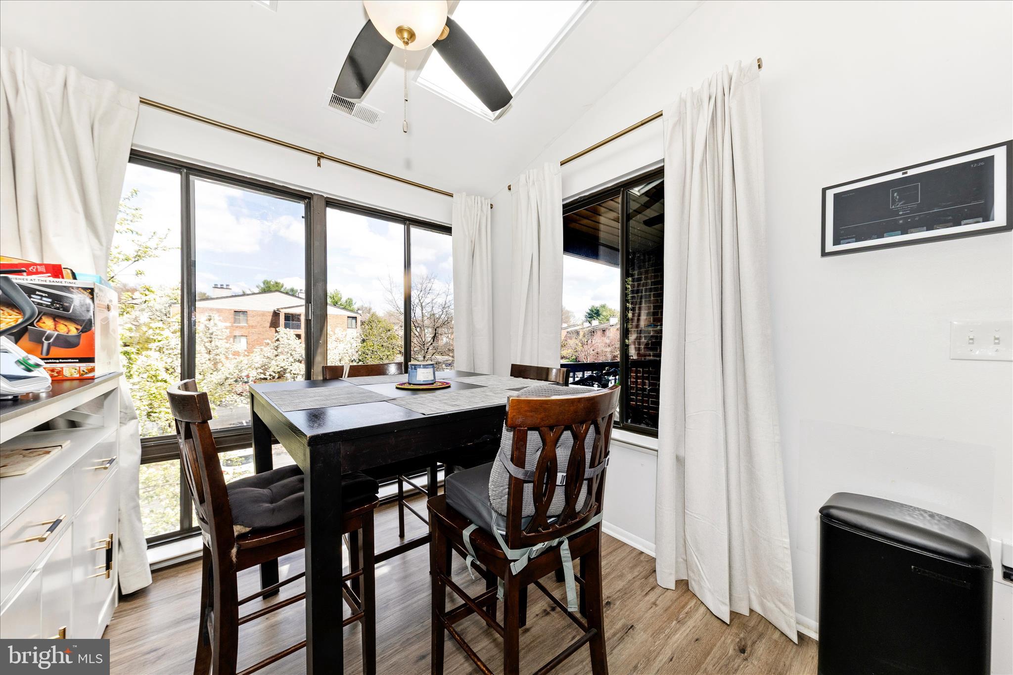 FARMINGDALE - Residential