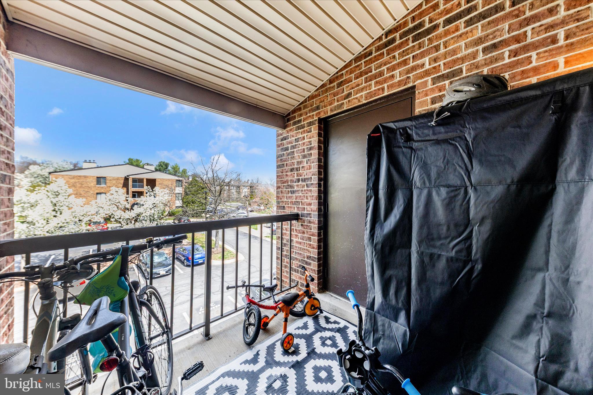 FARMINGDALE - Residential
