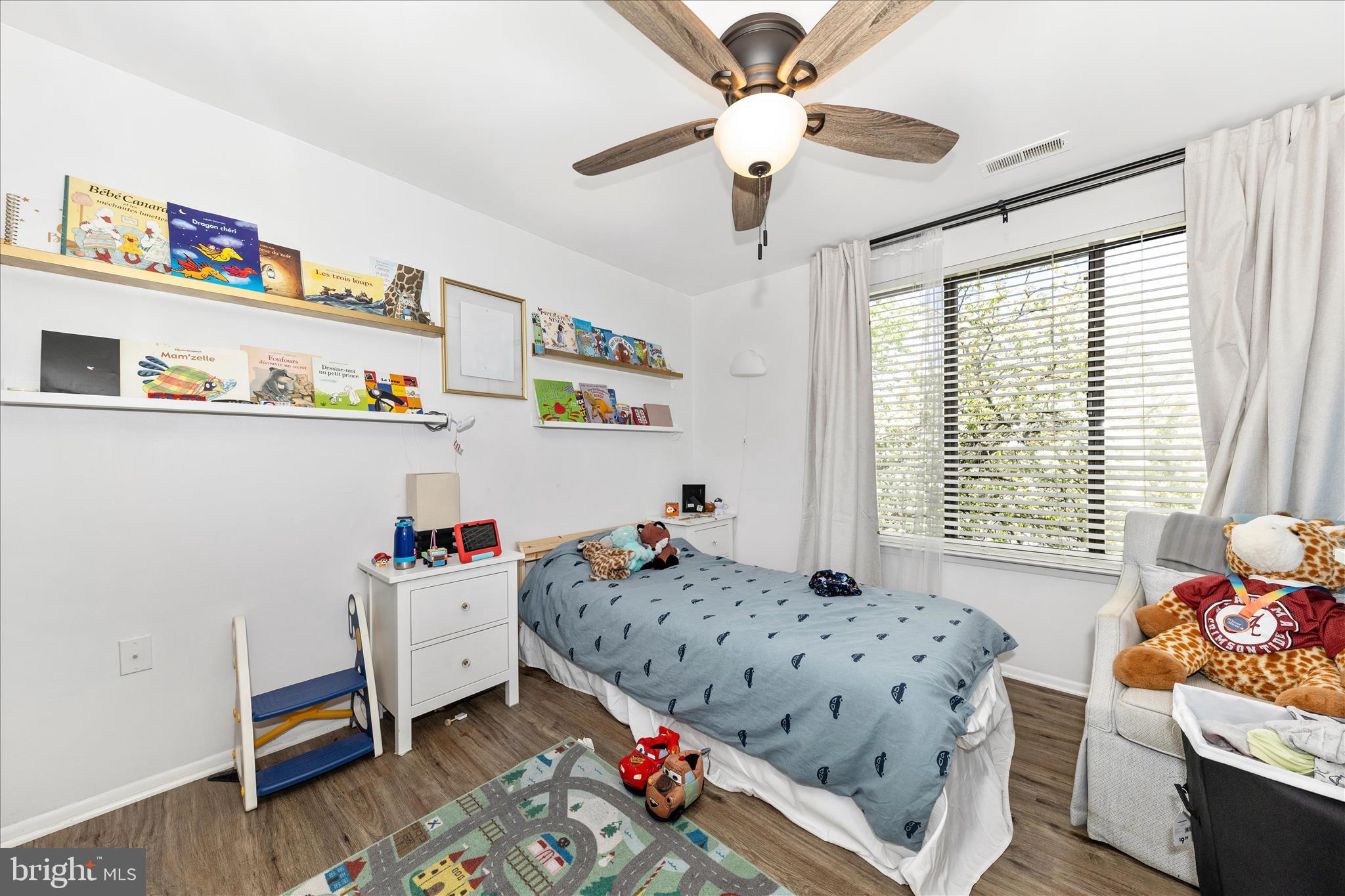 FARMINGDALE - Residential