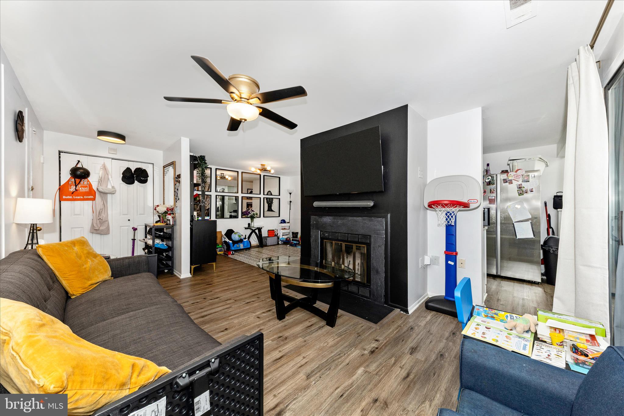 FARMINGDALE - Residential