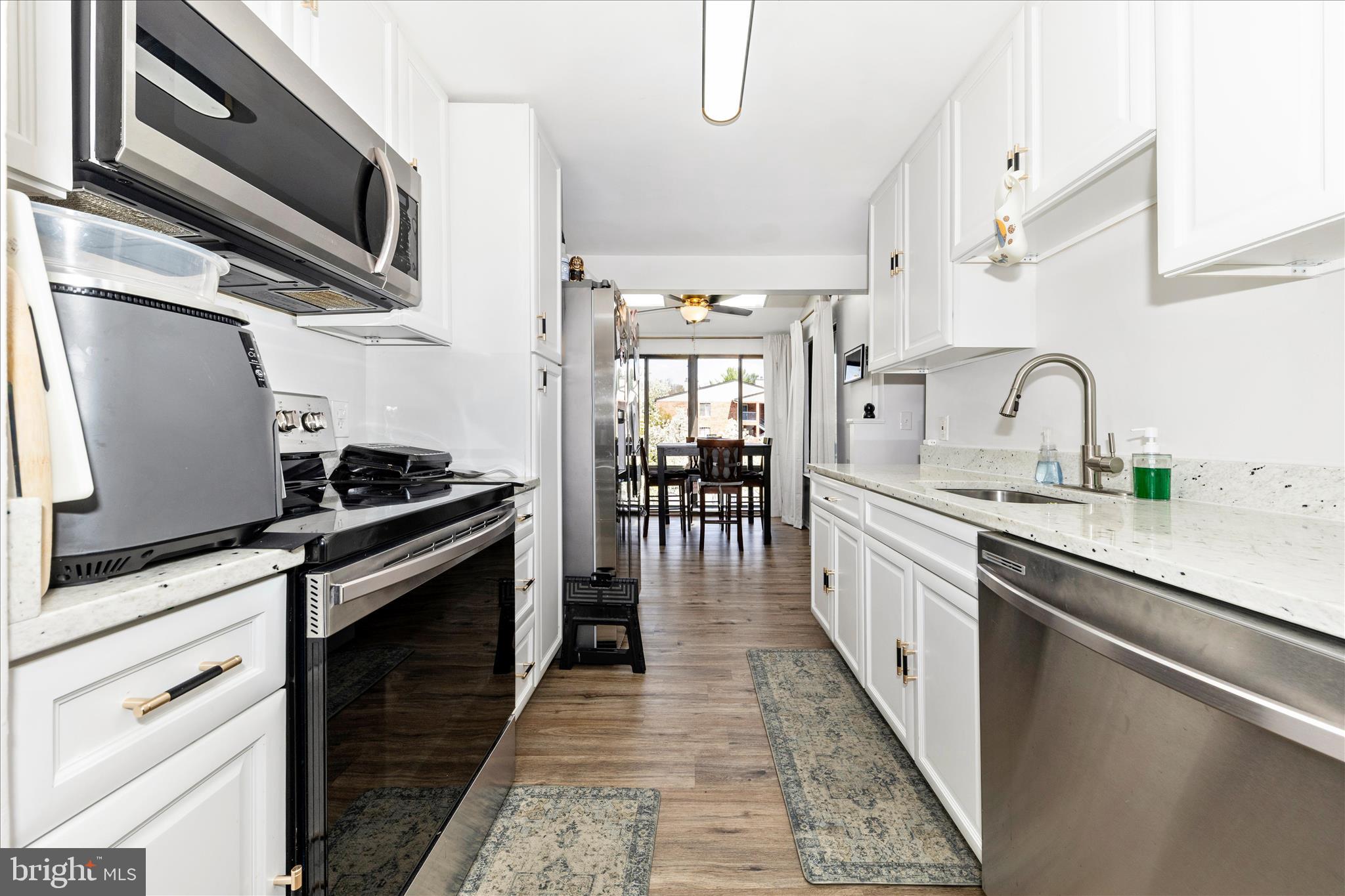 FARMINGDALE - Residential