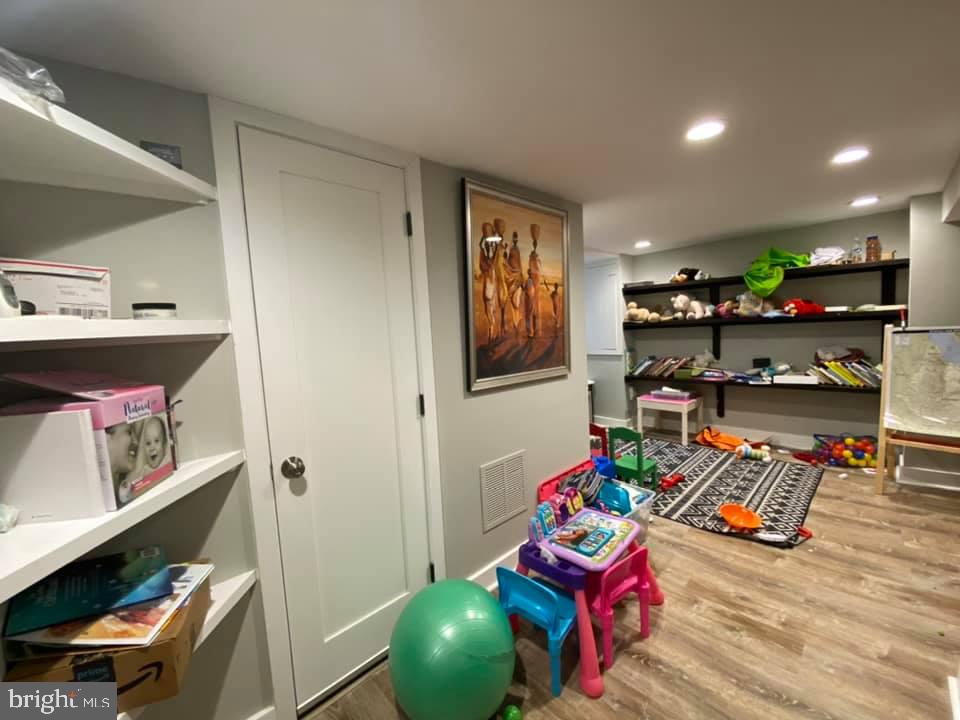 SILVER SPRING - Residential Lease