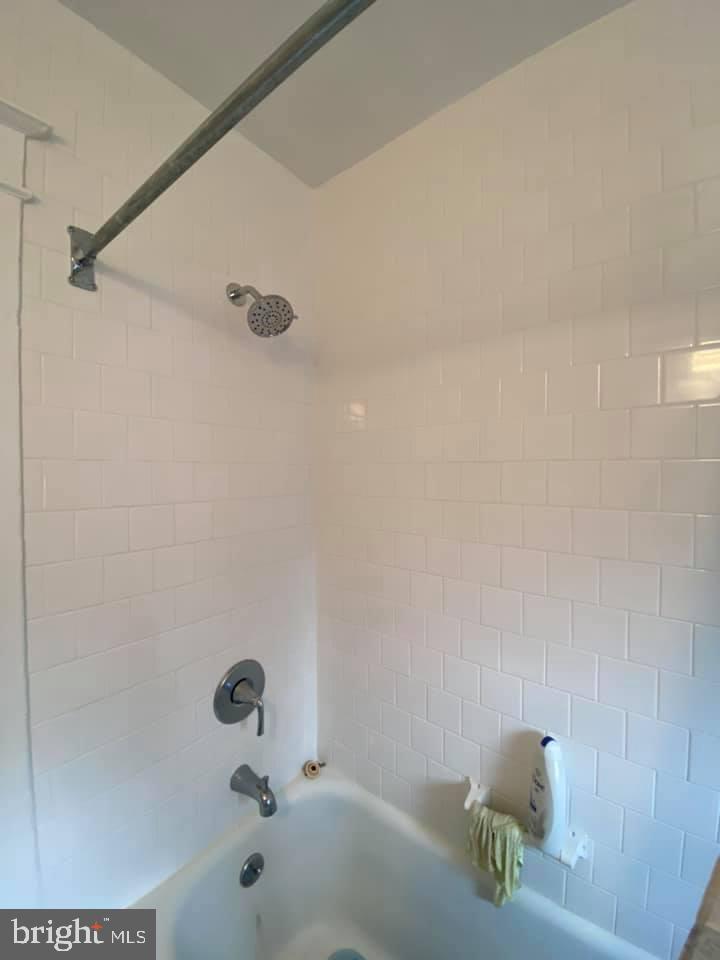 SILVER SPRING - Residential Lease