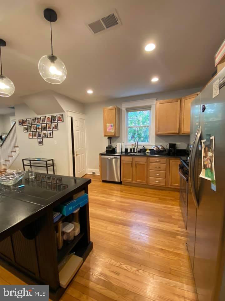 SILVER SPRING - Residential Lease