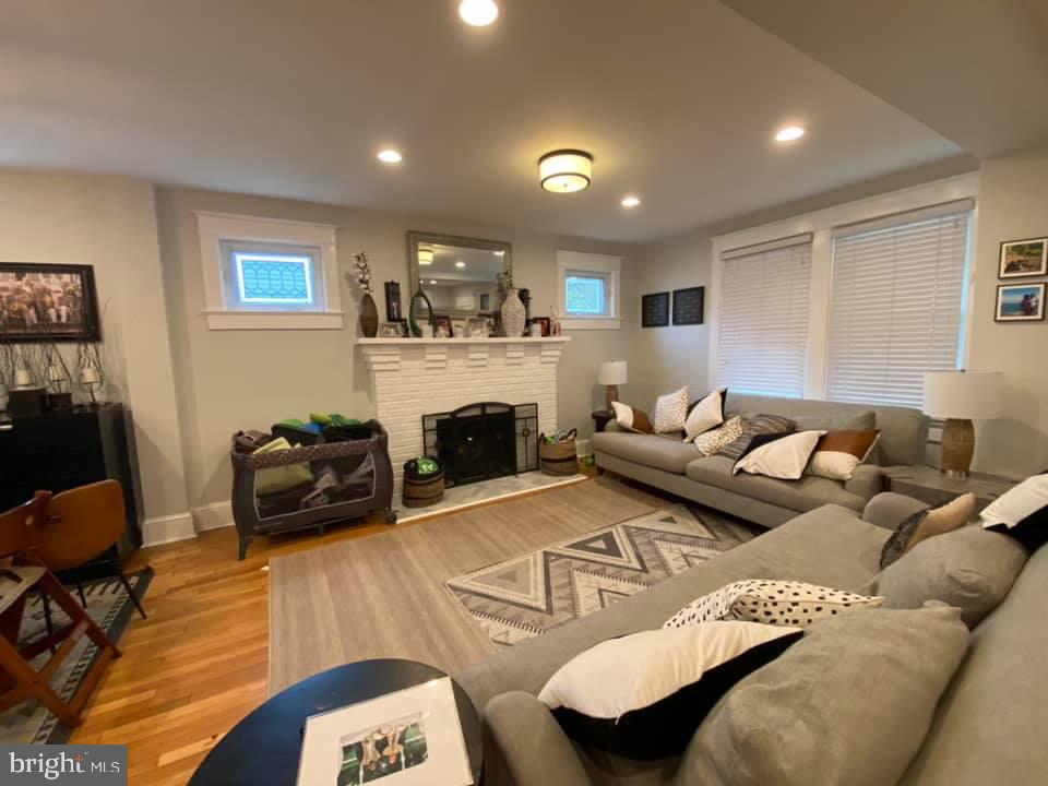 SILVER SPRING - Residential Lease