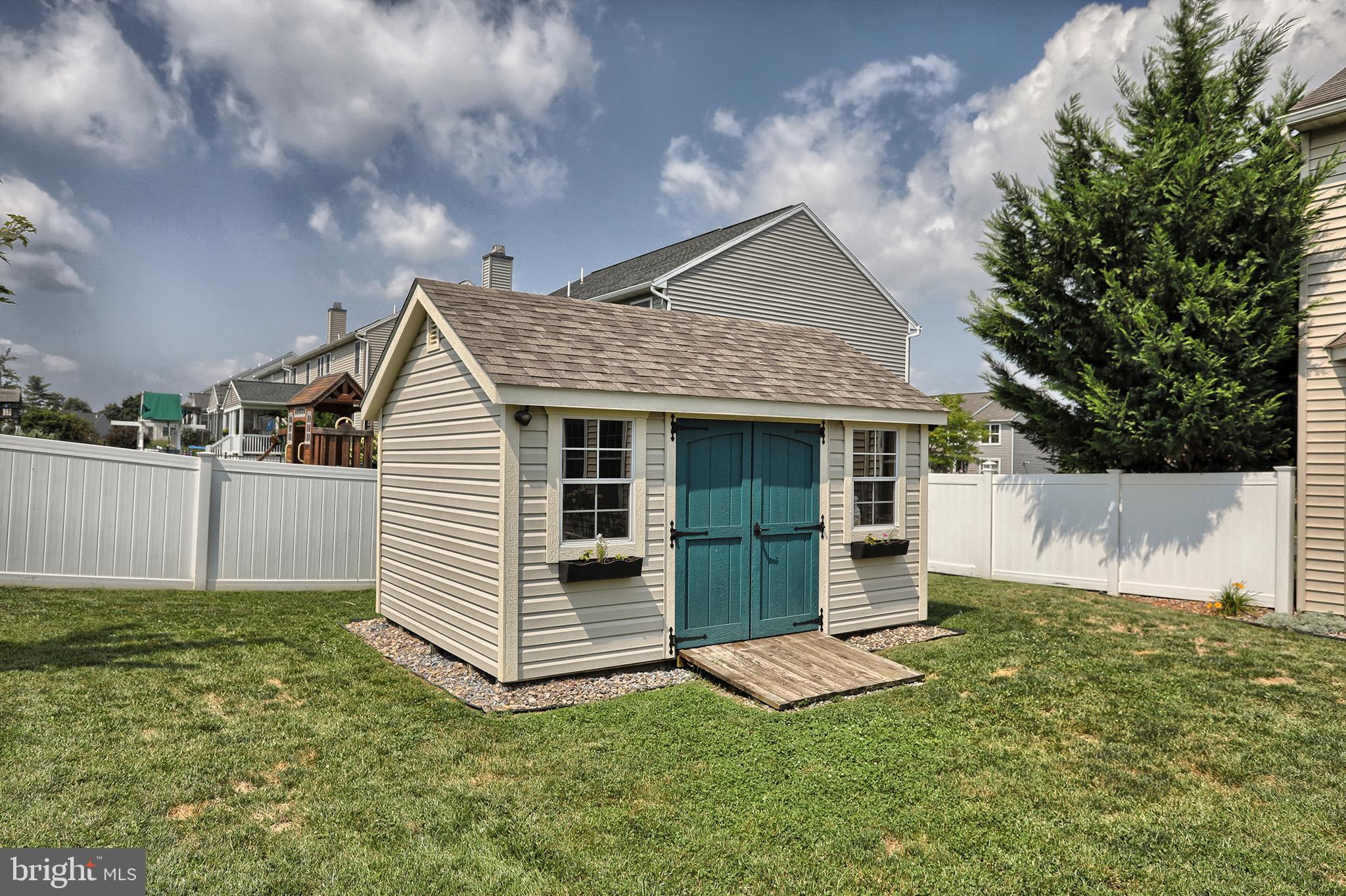 PINE RIDGE VILLAGE - Residential