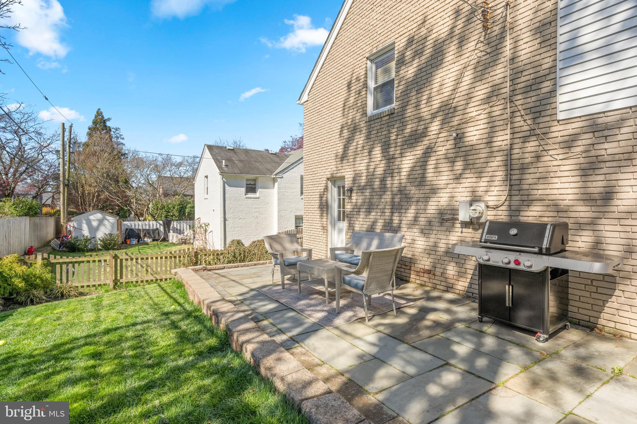 OLD OAKS - Residential