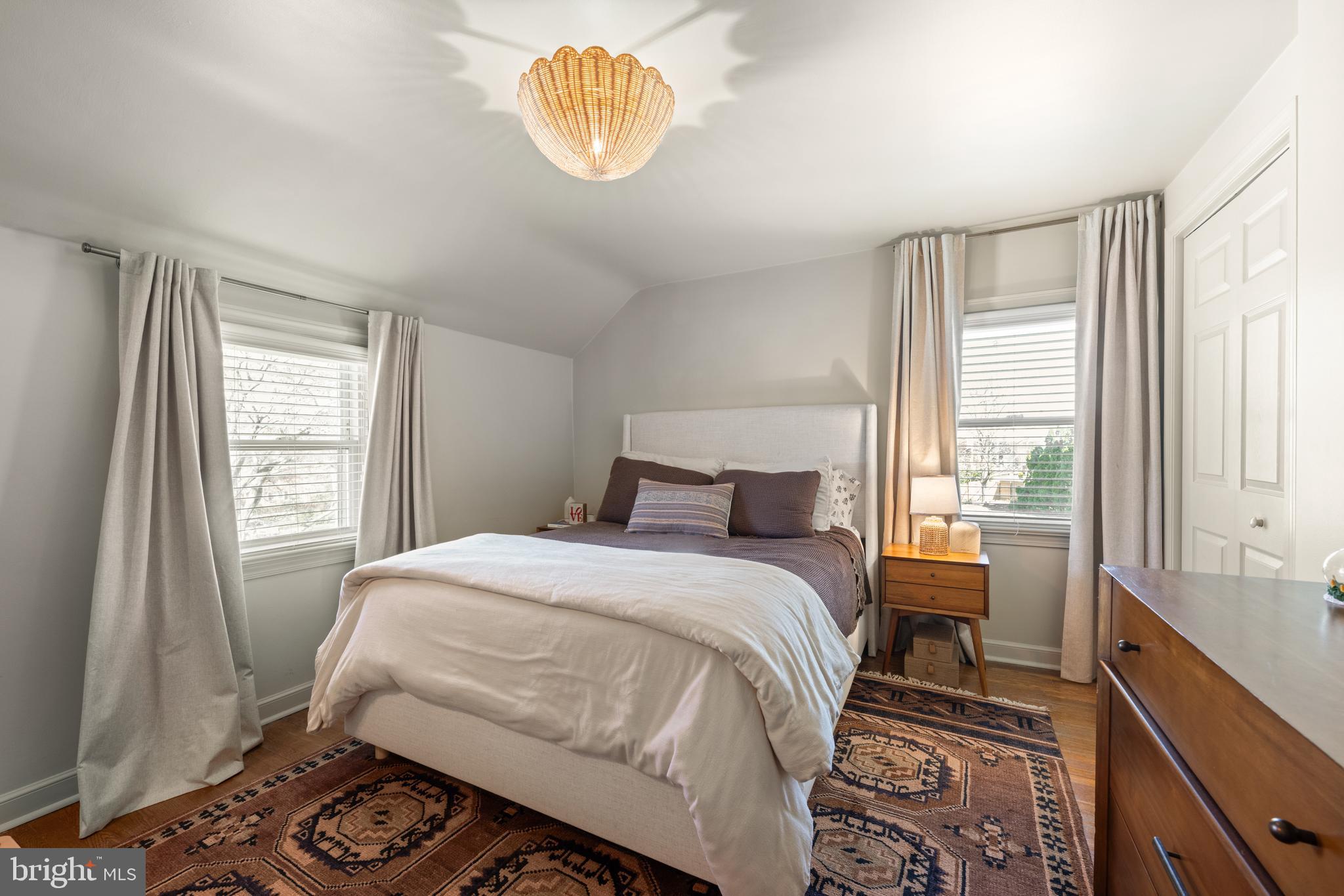 OLD OAKS - Residential