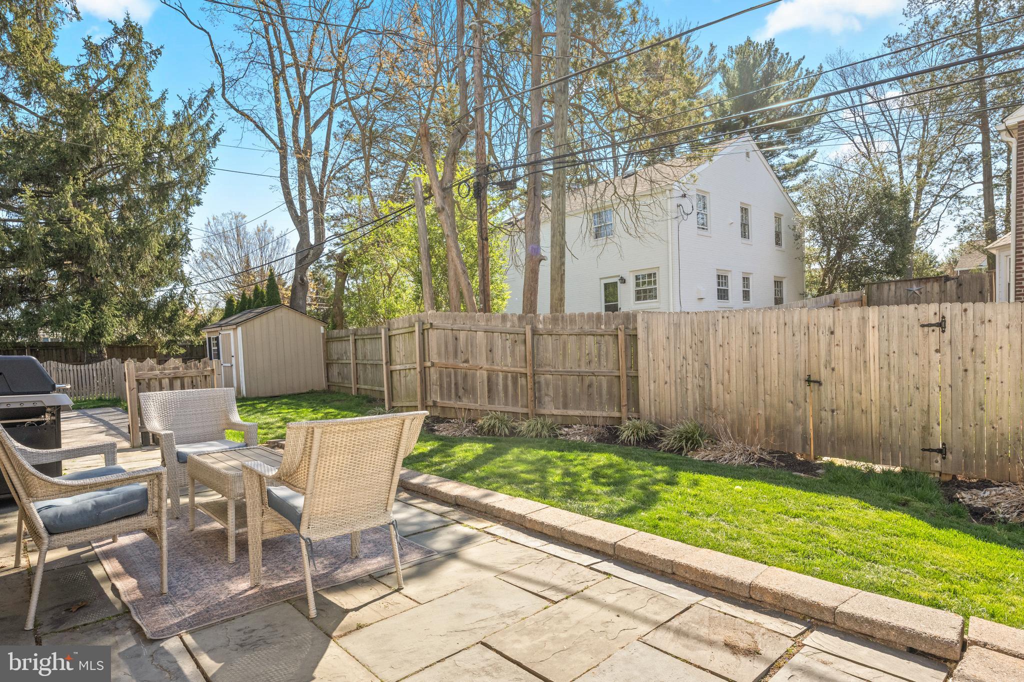 OLD OAKS - Residential