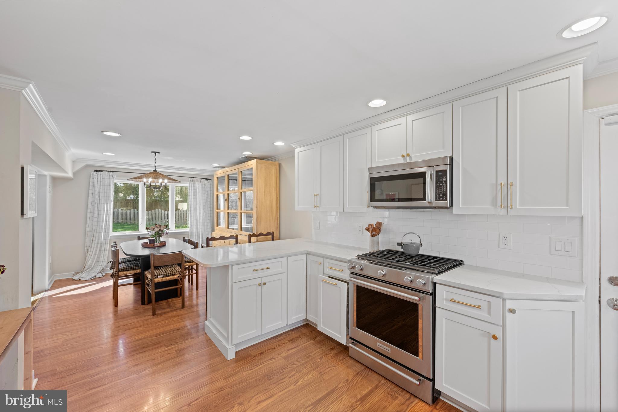 OLD OAKS - Residential