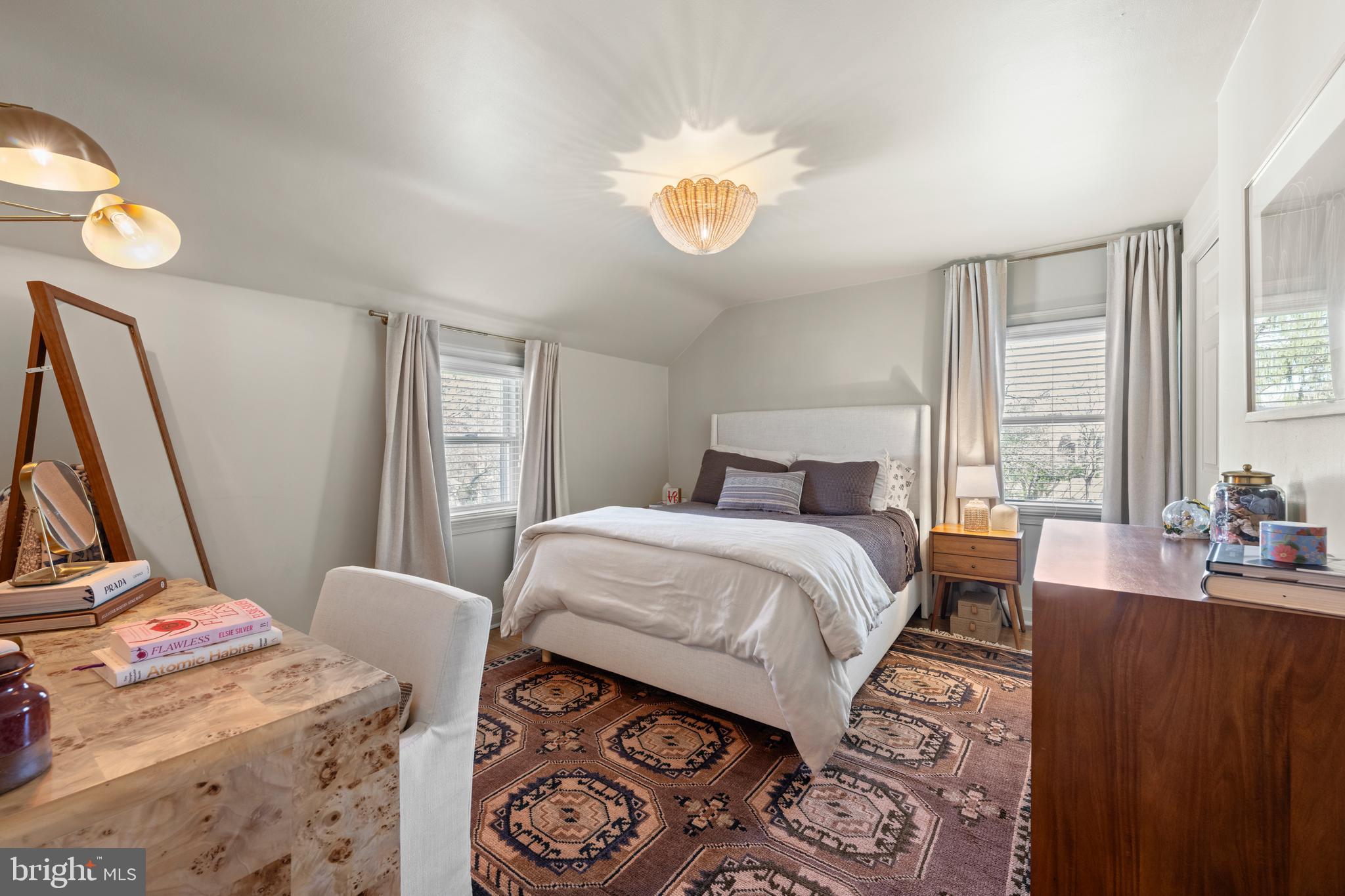 OLD OAKS - Residential