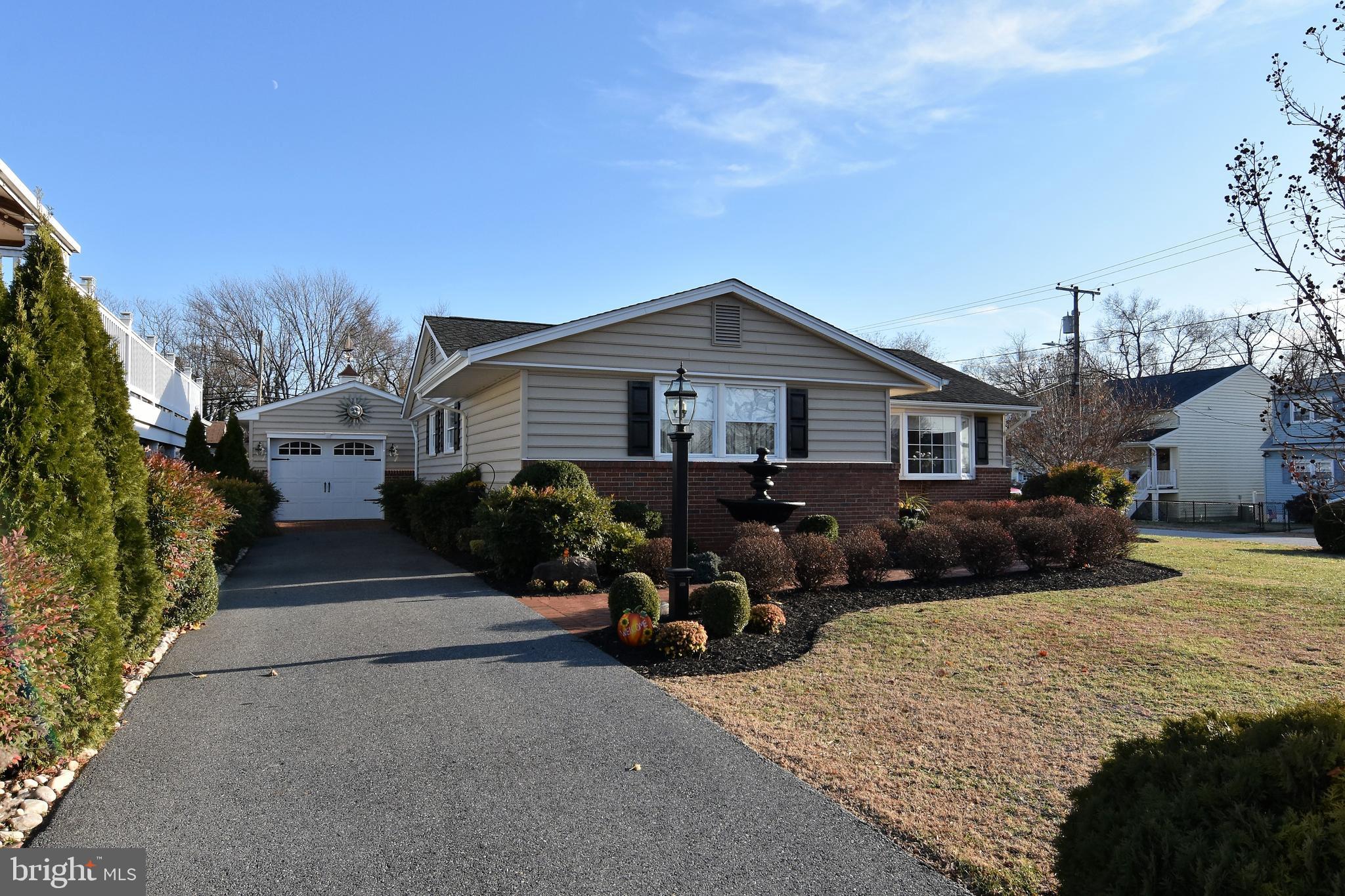 RIVIERA BEACH - Residential