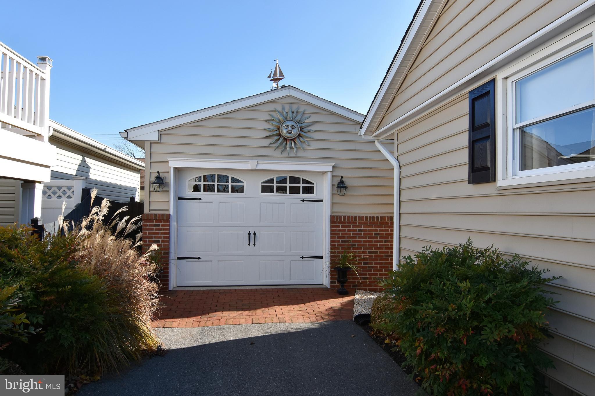 RIVIERA BEACH - Residential