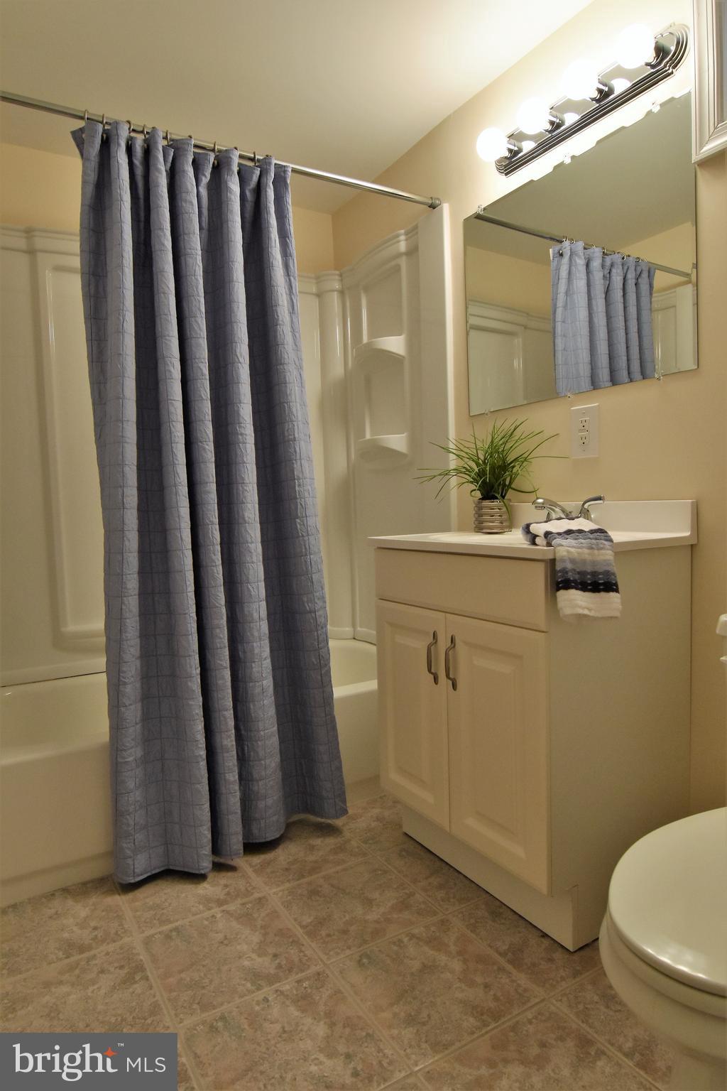 RIVIERA BEACH - Residential