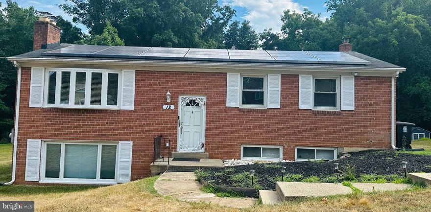 This is your opportunity to be near all the happenings - minutes from the National Harbor, MGM, Tanger Outlets, Top Golf, the Capital Beltway, Route 295 - you name it! Check out this Split Foyer that's just waiting for you to make it your own. Features include two fireplaces, huge backyard, and deck w/electric awning,  Don't delay...priced to sell!