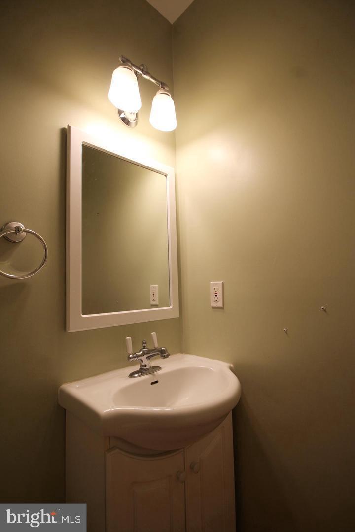 CENTRE RIDGE - Residential Lease