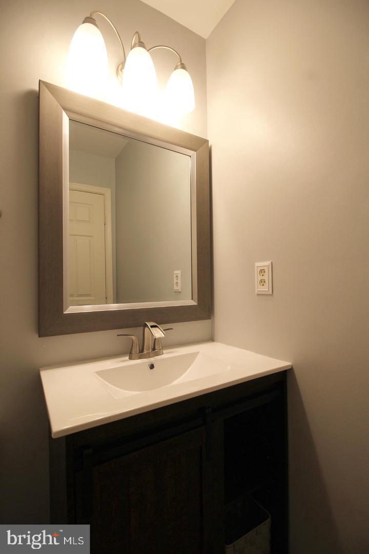 CENTRE RIDGE - Residential Lease