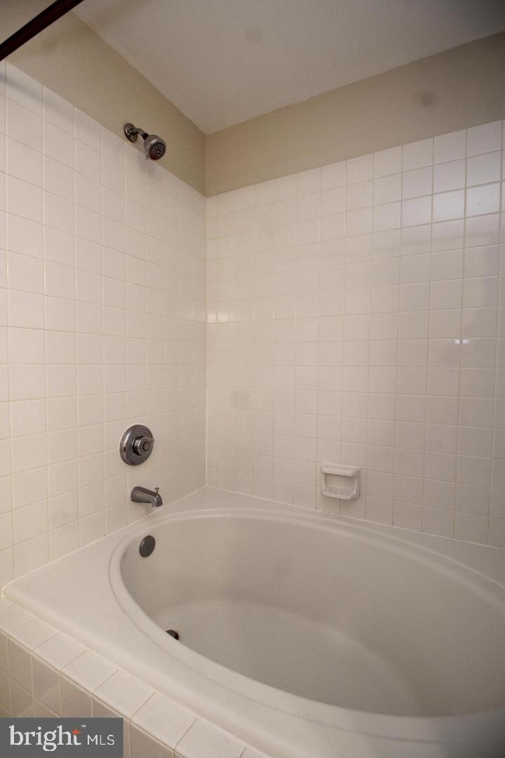 CENTRE RIDGE - Residential Lease