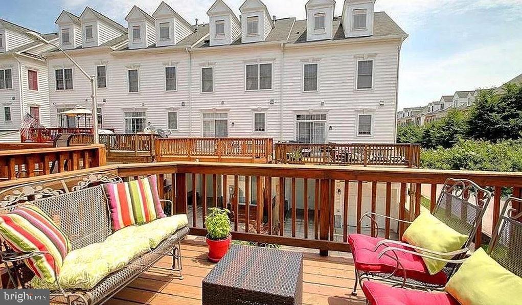 CAMDEN CROSSING - Residential Lease