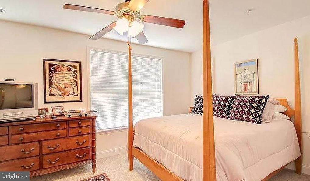 CAMDEN CROSSING - Residential Lease