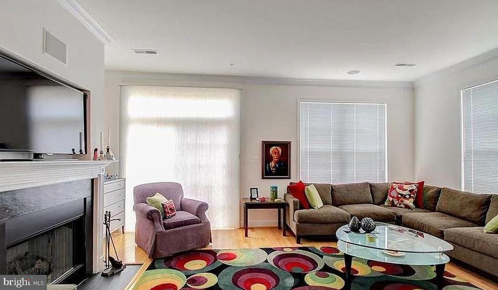 CAMDEN CROSSING - Residential Lease