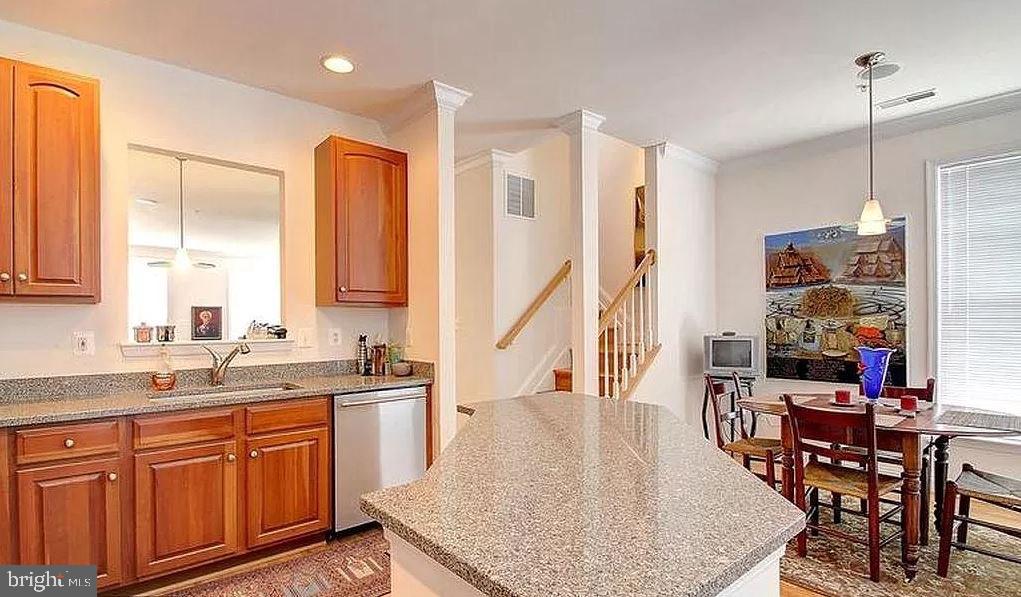 CAMDEN CROSSING - Residential Lease