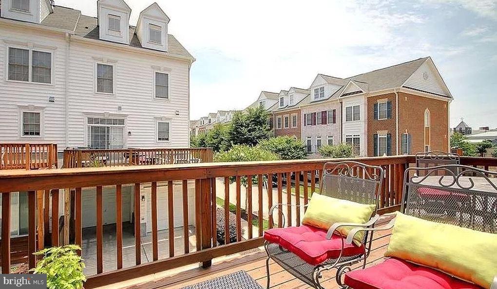 CAMDEN CROSSING - Residential Lease