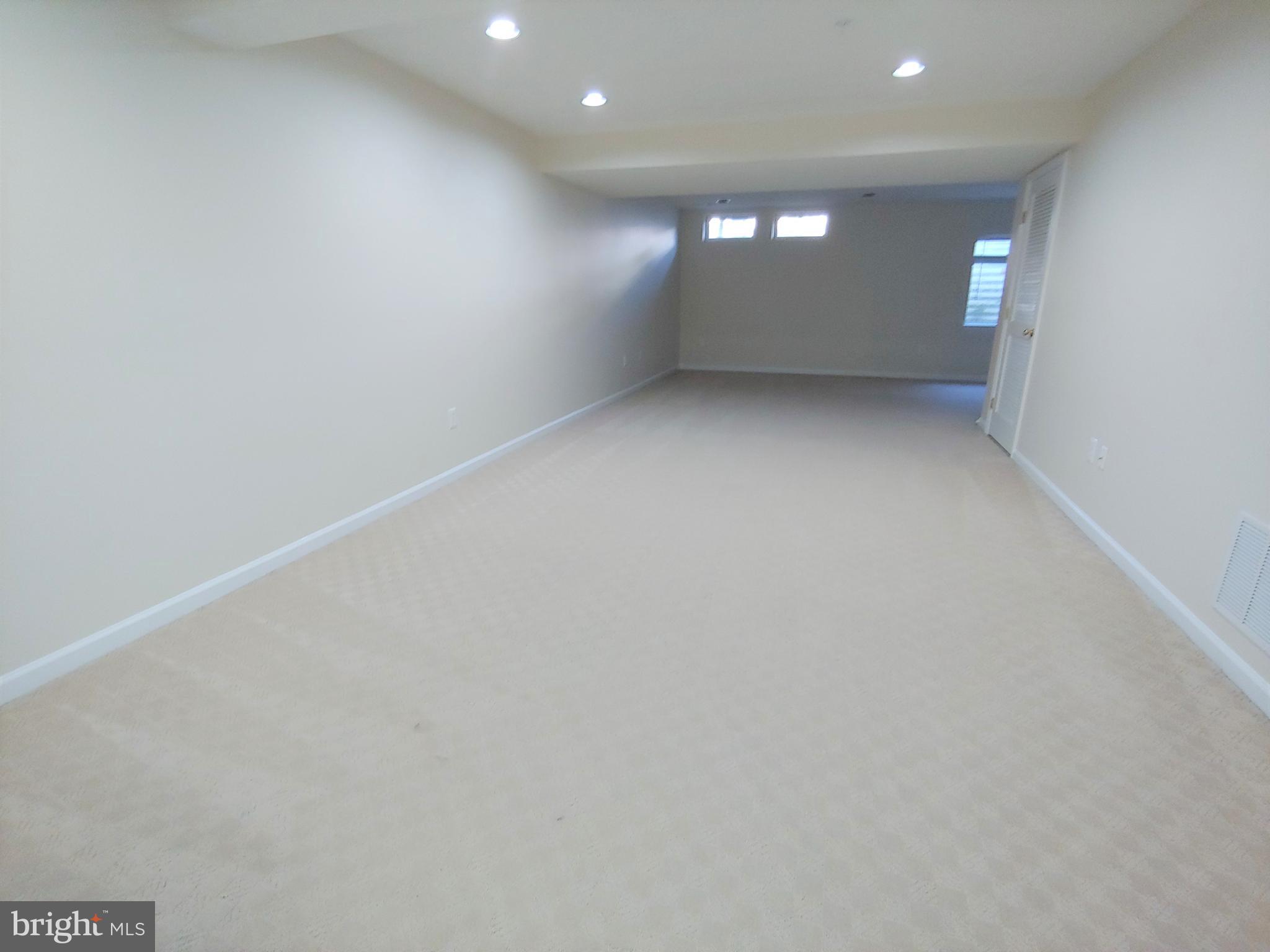 PINEY ORCHARD - Residential Lease