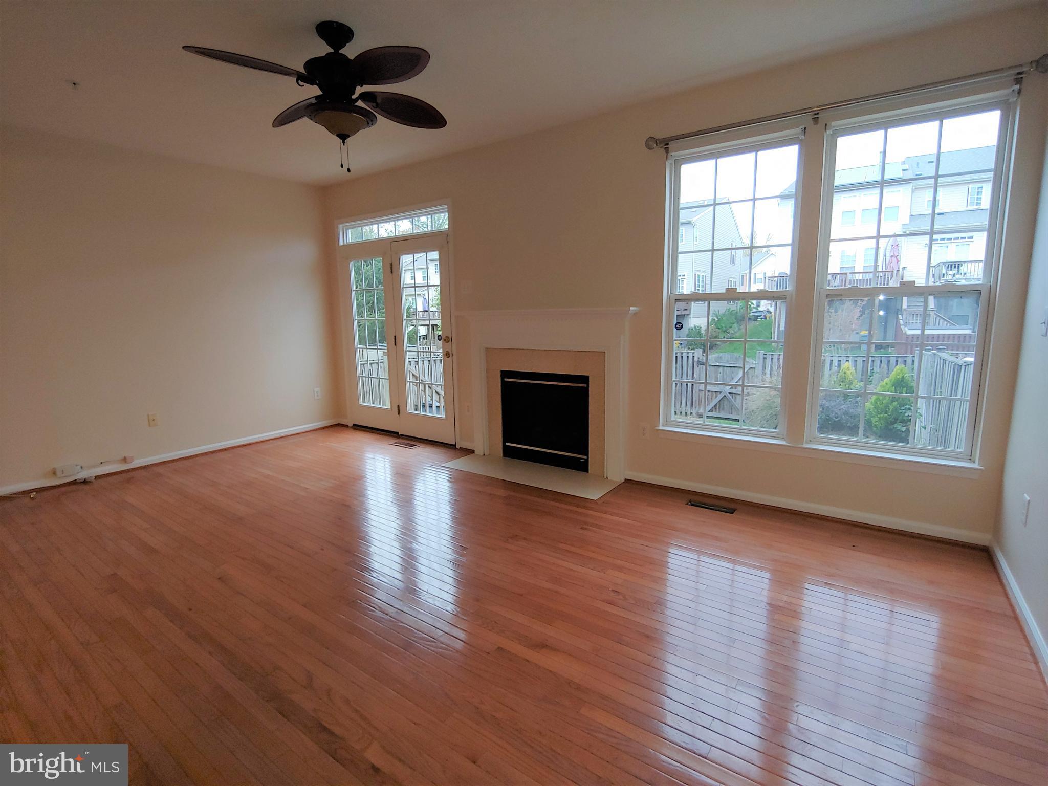 PINEY ORCHARD - Residential Lease