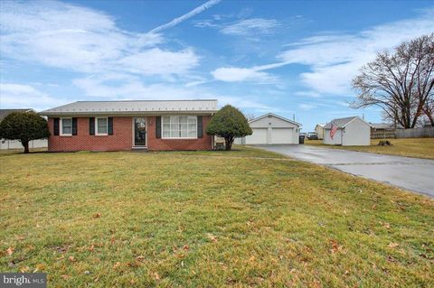 108 HOKE DRIVE CHAMBERSBURG PA 17202