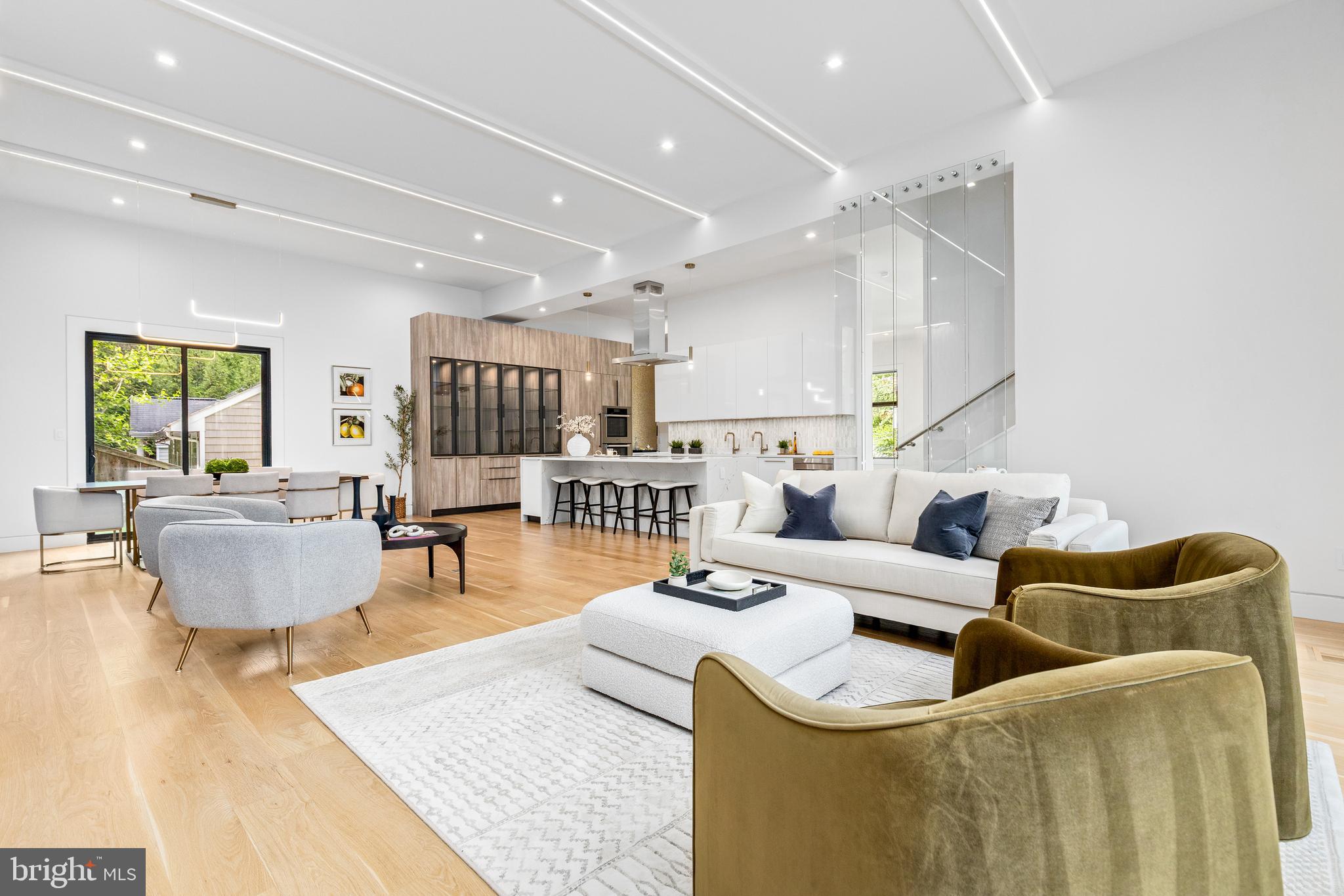 BROYHILL FOREST - Residential