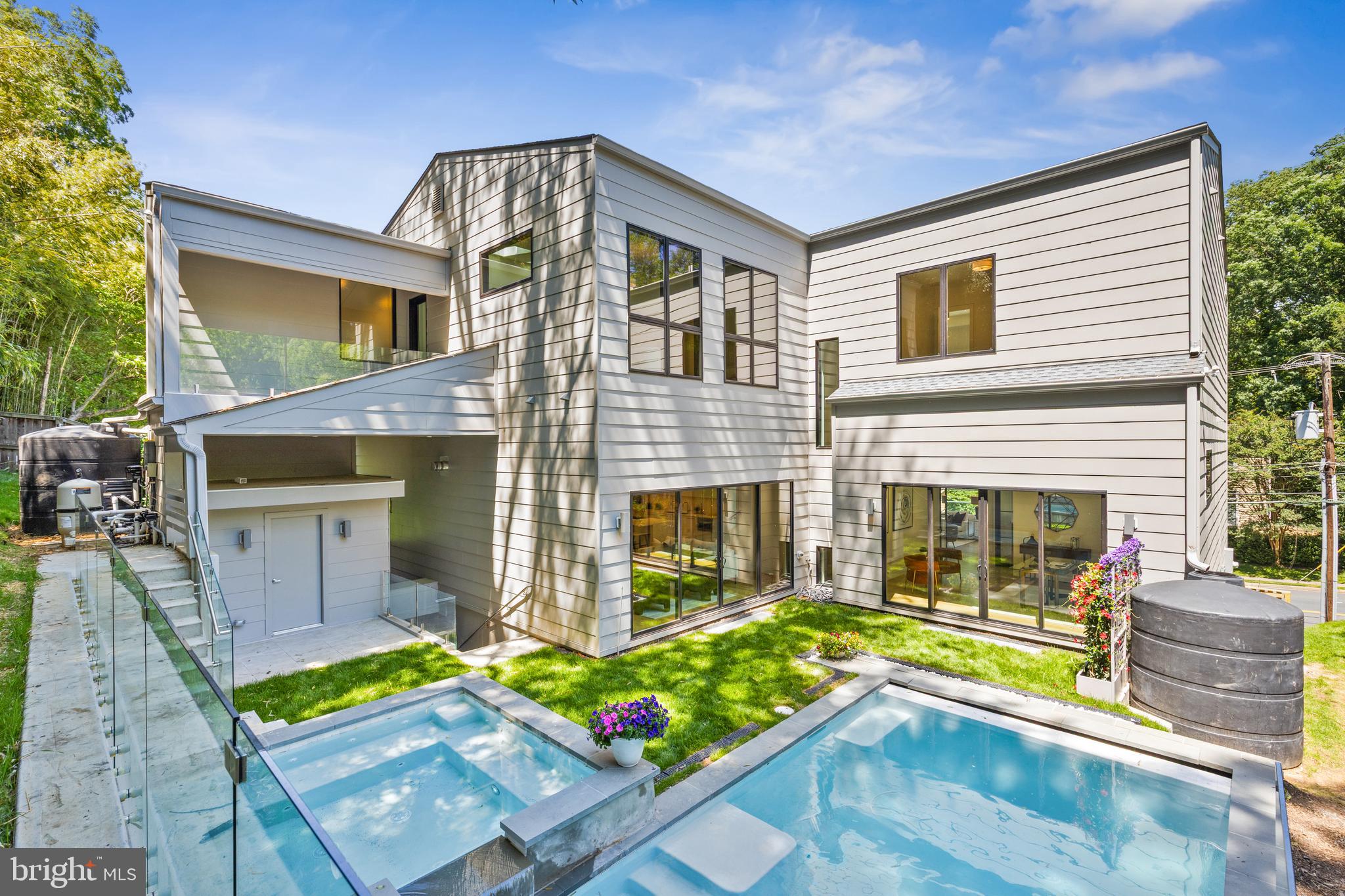 BROYHILL FOREST - Residential