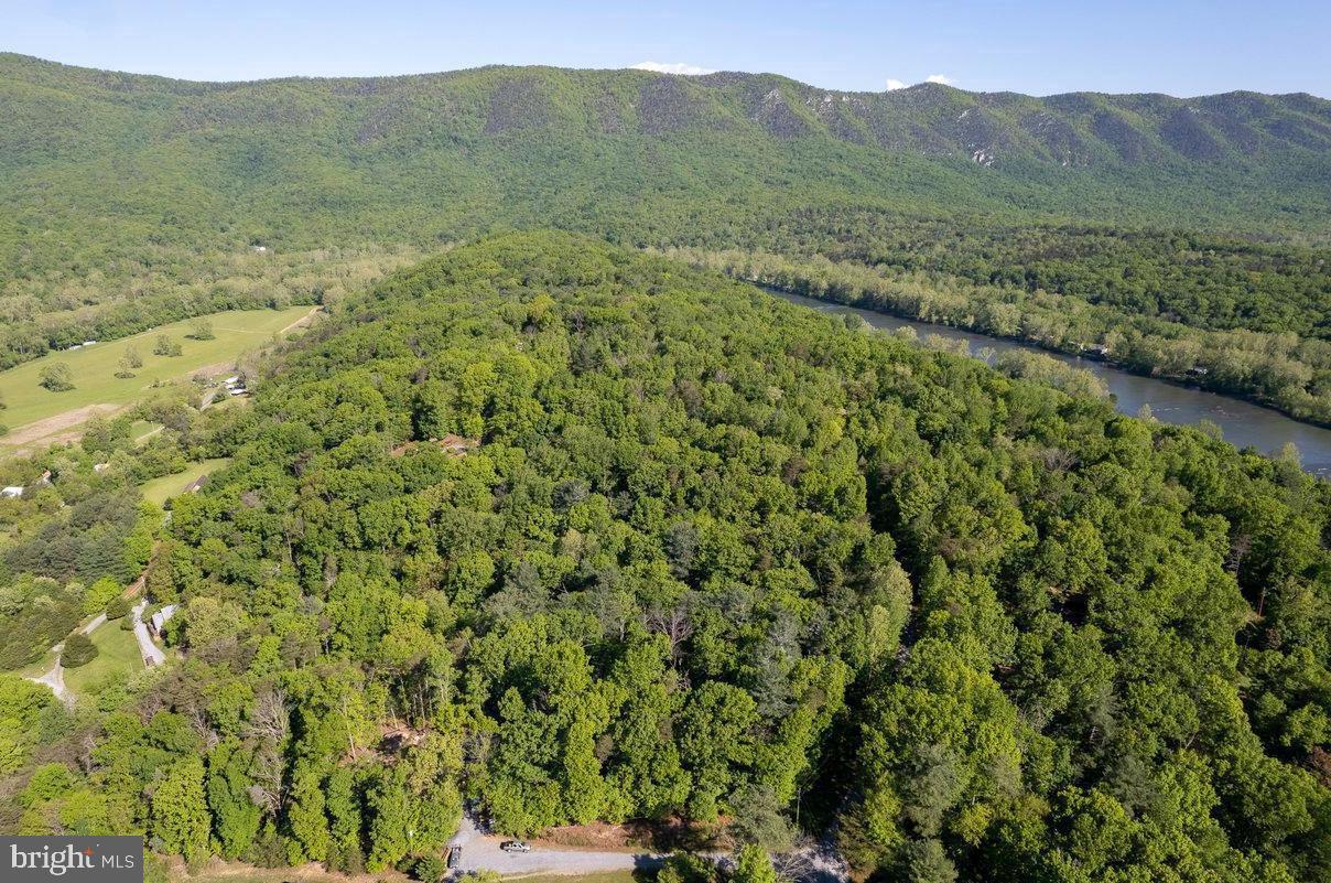 SHENANDOAH  RIVER BEND - Land