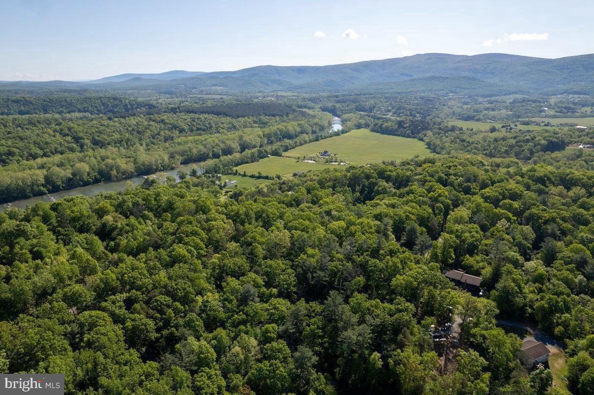 SHENANDOAH  RIVER BEND - Land