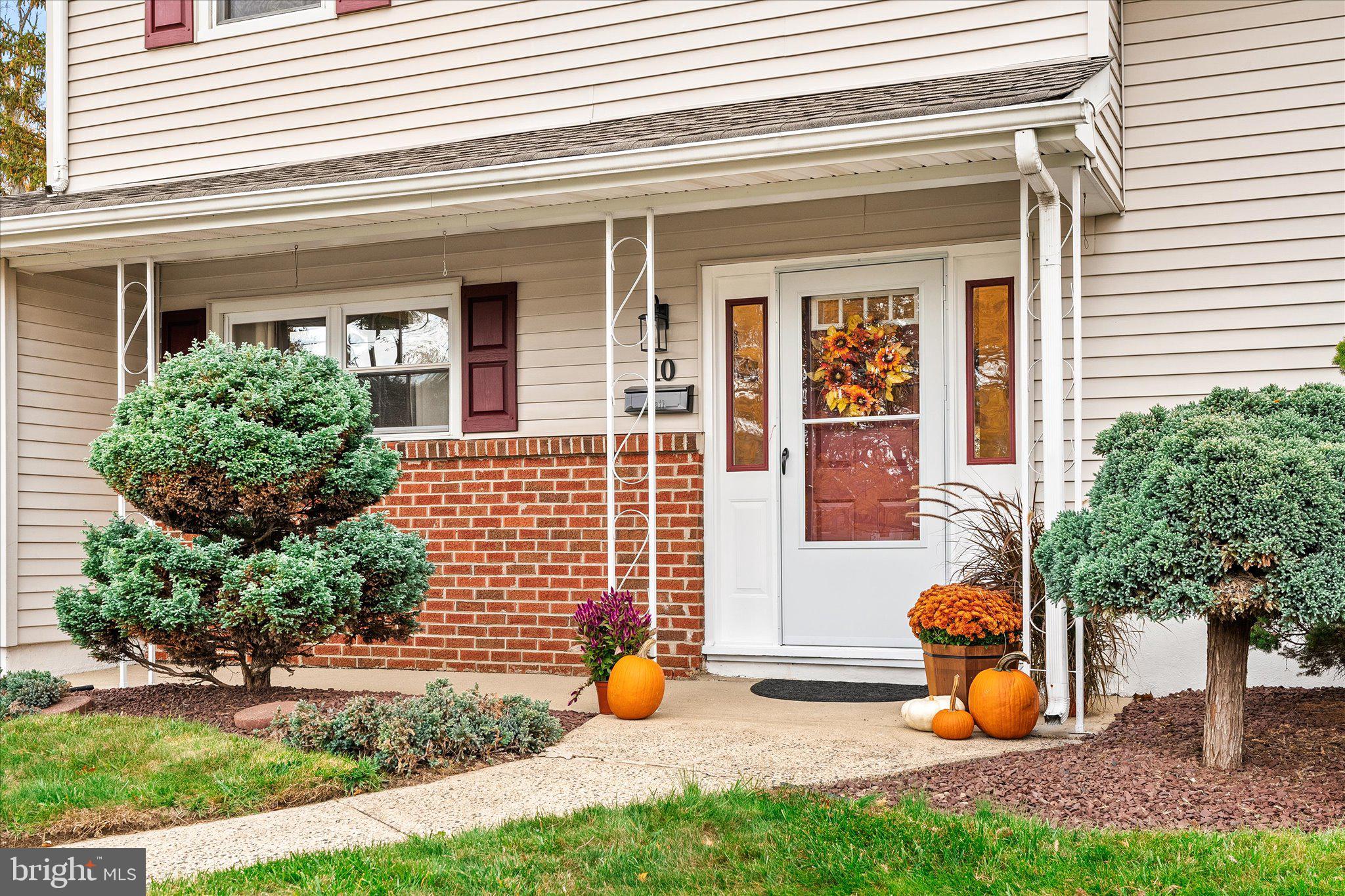 10 CARL SANDBURG DRIVE