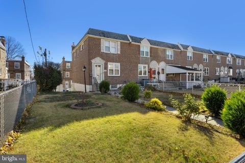 Townhouse For Sale - 300 Pine Street<br/> GLENOLDEN, PA 19036