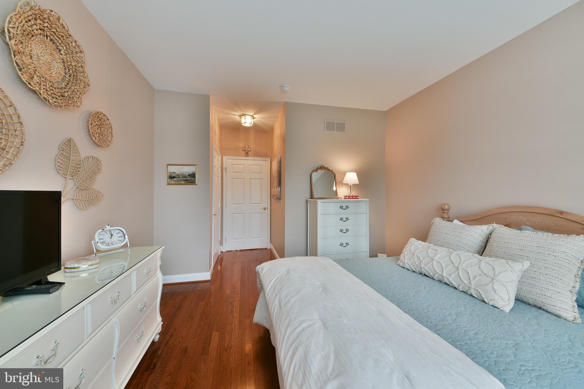 COURTYARDS - Residential