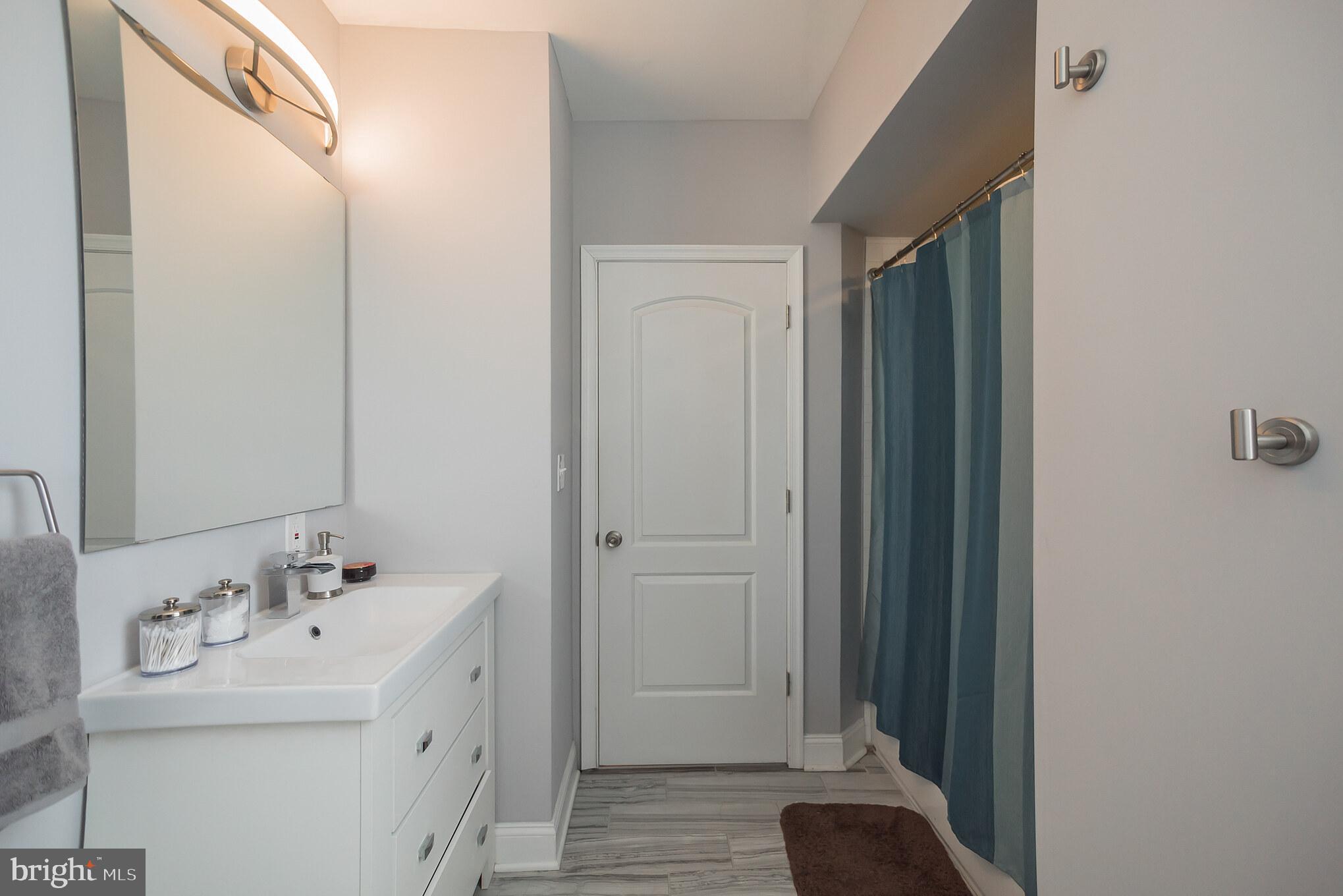 POINT BREEZE - Residential Lease