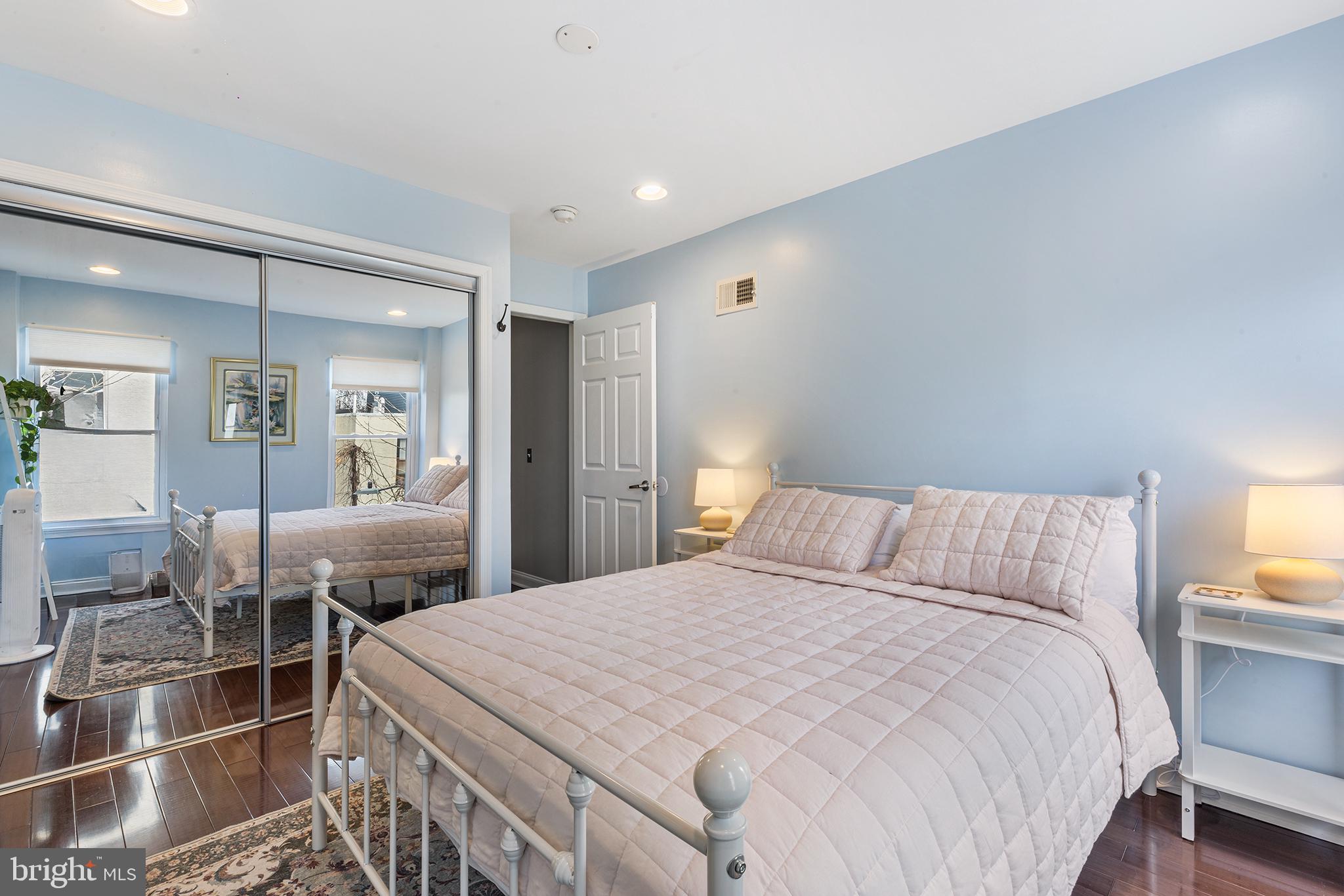 POINT BREEZE - Residential