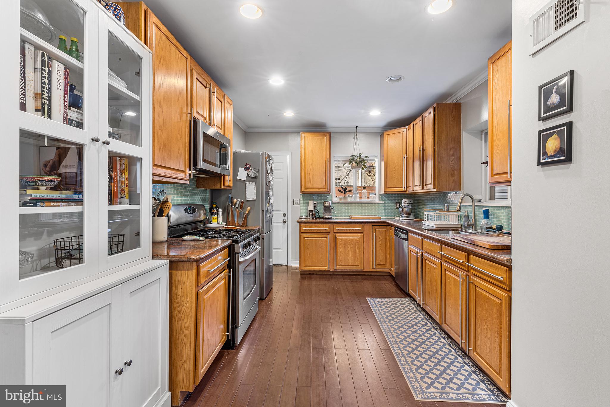 POINT BREEZE - Residential